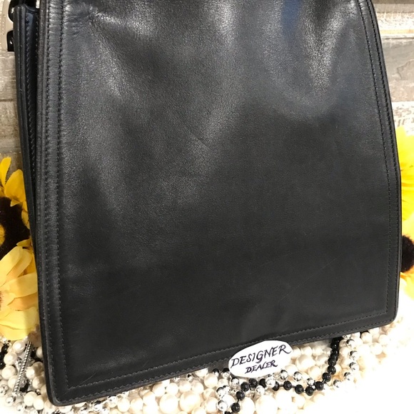 Auth~ COACH ~ Vintage Legacy Messenger Flap Bag # 6147 GUC! Black - Picture 3 of 12